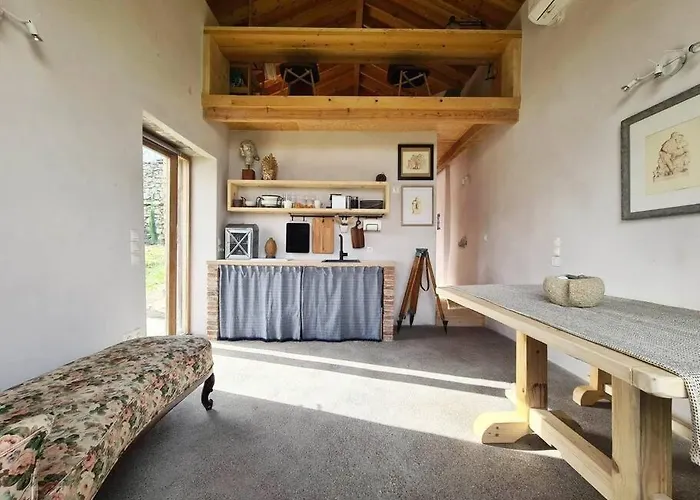 Hidden Gem Of 1900, 7Km From Sea